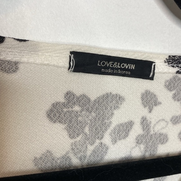 Love & Lovin | Floral Wrap Dress - Black and White - XS-Small - Picture 2 of 4